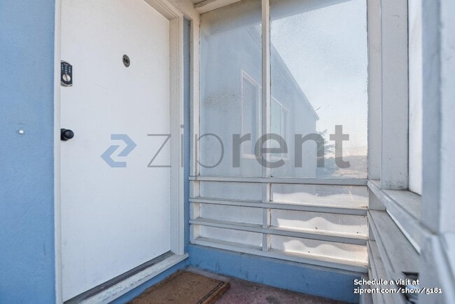 Foto del edificio - 1002 S Mayfair Ave