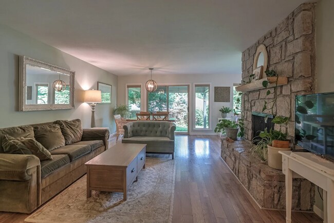 Foto del edificio - 3 Bed | 2 Bath in Bixby!