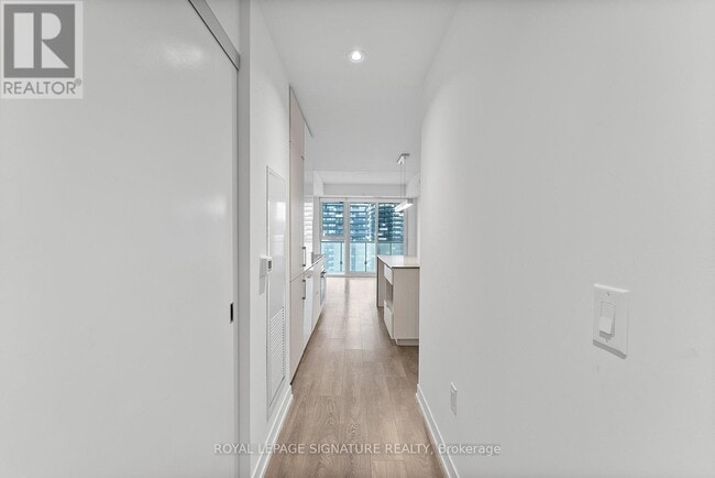 Photo du bâtiment - 15 Lower Jarvis St