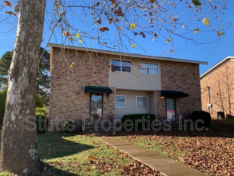 Primary Photo - 1705 Robertson Blvd