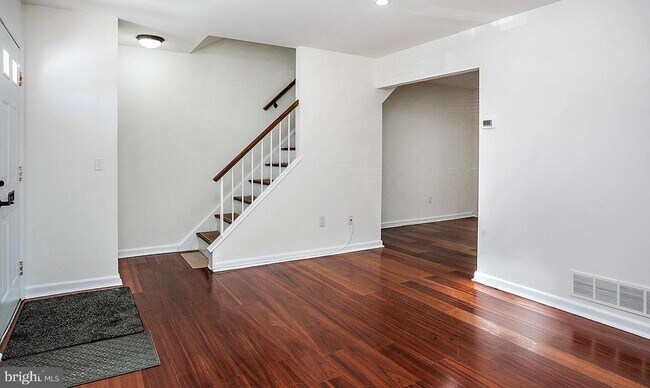 Foto del edificio - 119 Clemens Ct