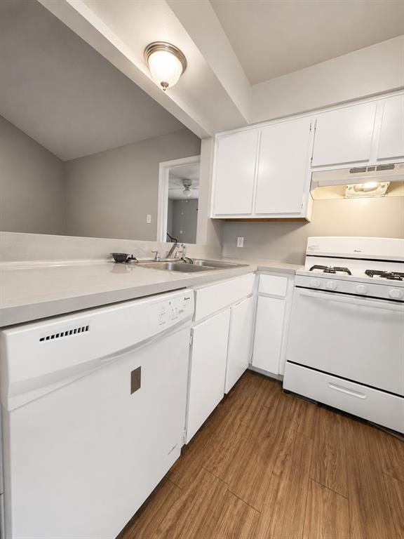 Foto del edificio - 2116 Gaston Pl Dr