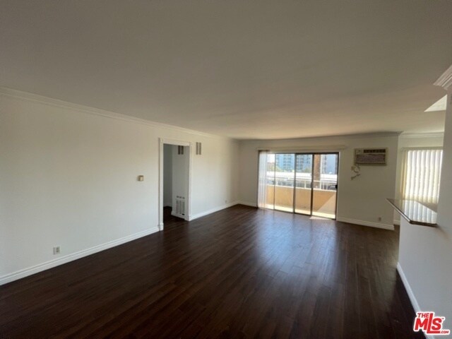 Building Photo - 1114 N Clark St