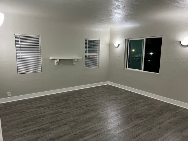 Building Photo - 1150 N Hamilton Blvd