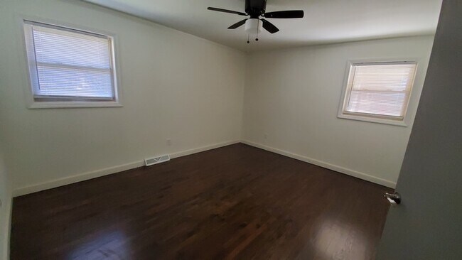 Foto del edificio - 226 Lakeside Ave