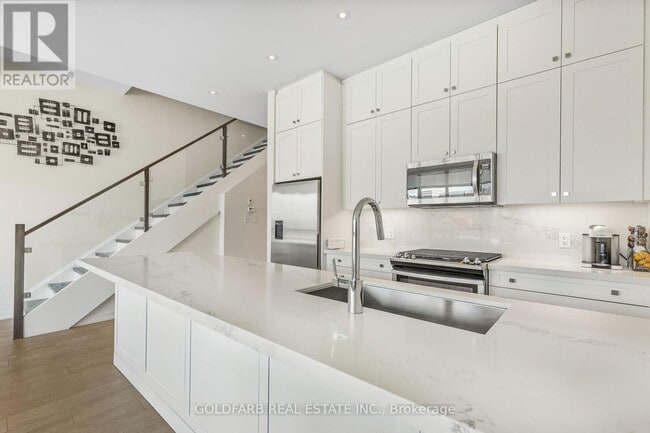 Building Photo - 3547 Riva Ave