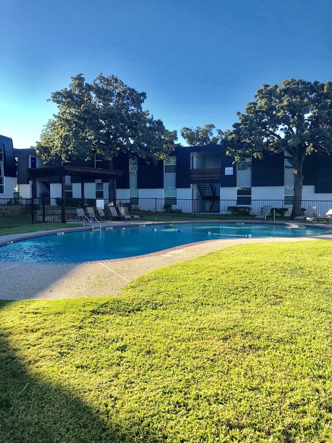 The Avery Apartments Bedford, TX