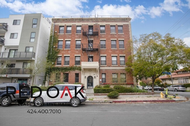Building Photo - 901 S Ardmore Ave
