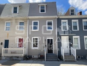 Building Photo - 444 S Duke St