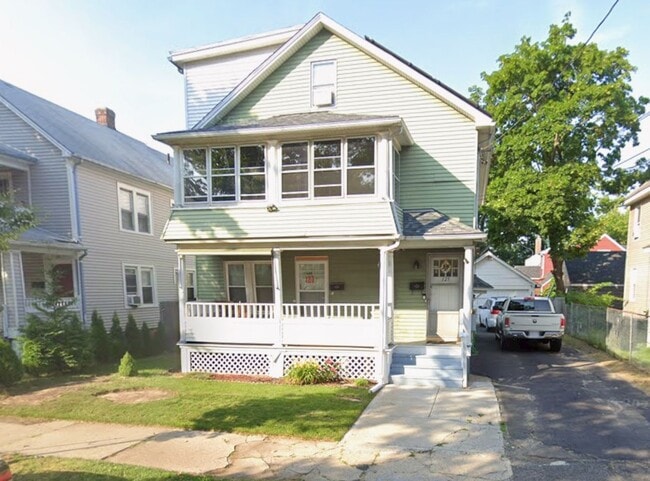 Building Photo - 127 Carver St