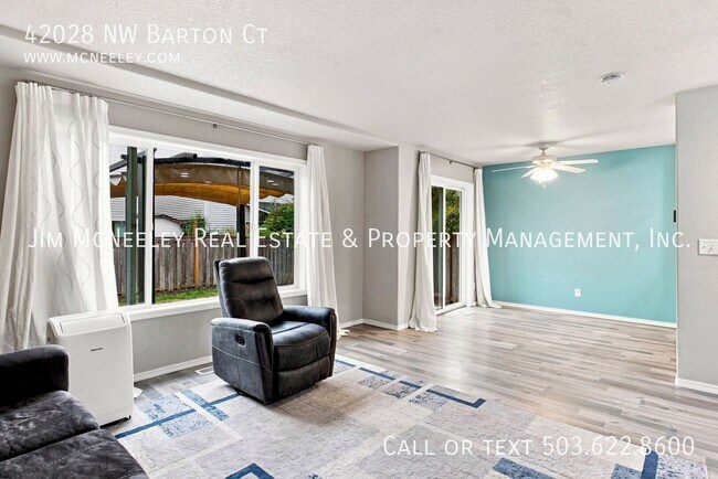Foto del edificio - 42028 NW Barton Ct