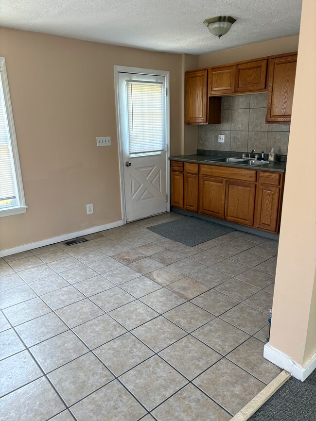 Foto del edificio - 1521 E 256th St