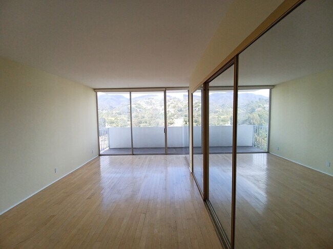 Building Photo - 17352 W Sunset Blvd