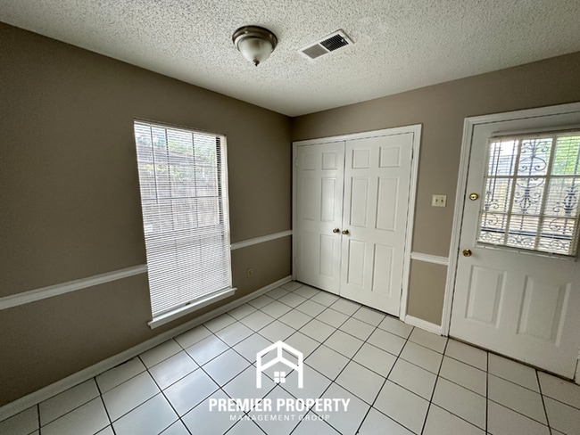 Building Photo - Charming 2BR/2.5BA Townhome | Dual Primary Suites, Fireplace & Fenced Yard
