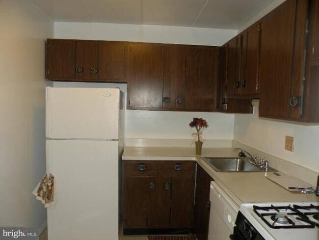 Building Photo - 125 Clubhouse Dr SW