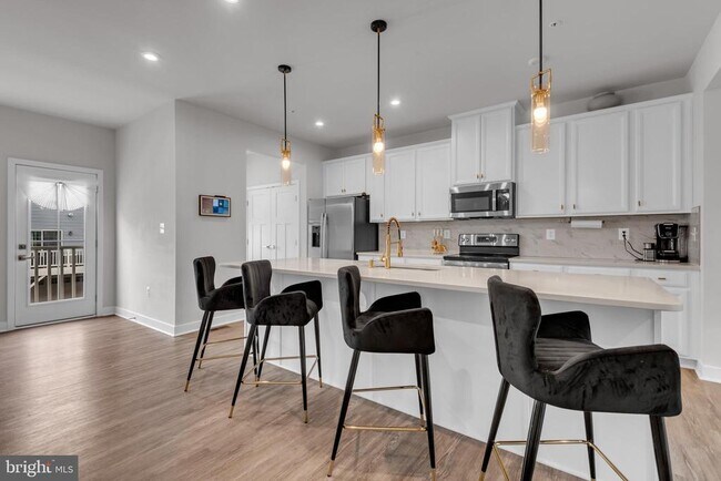 Foto del edificio - 14814 Townshend Ter Ave
