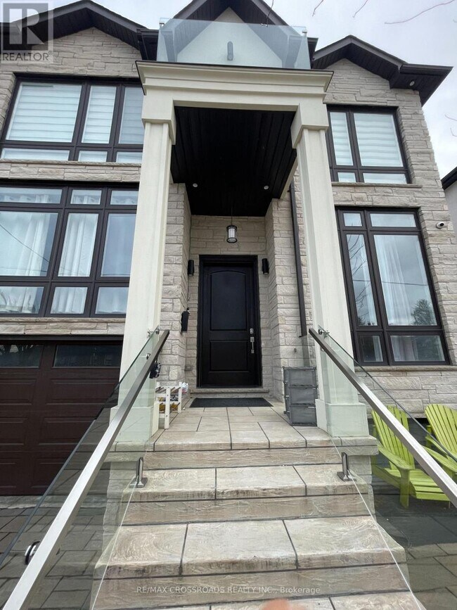 Photo du bâtiment - 89 Cadorna Ave