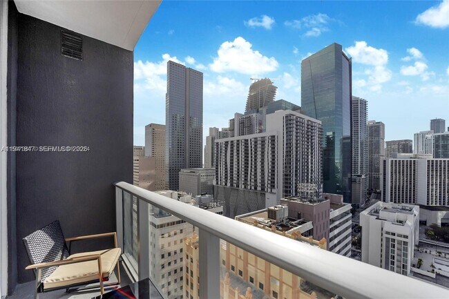 Foto del edificio - 151 SE 1st St