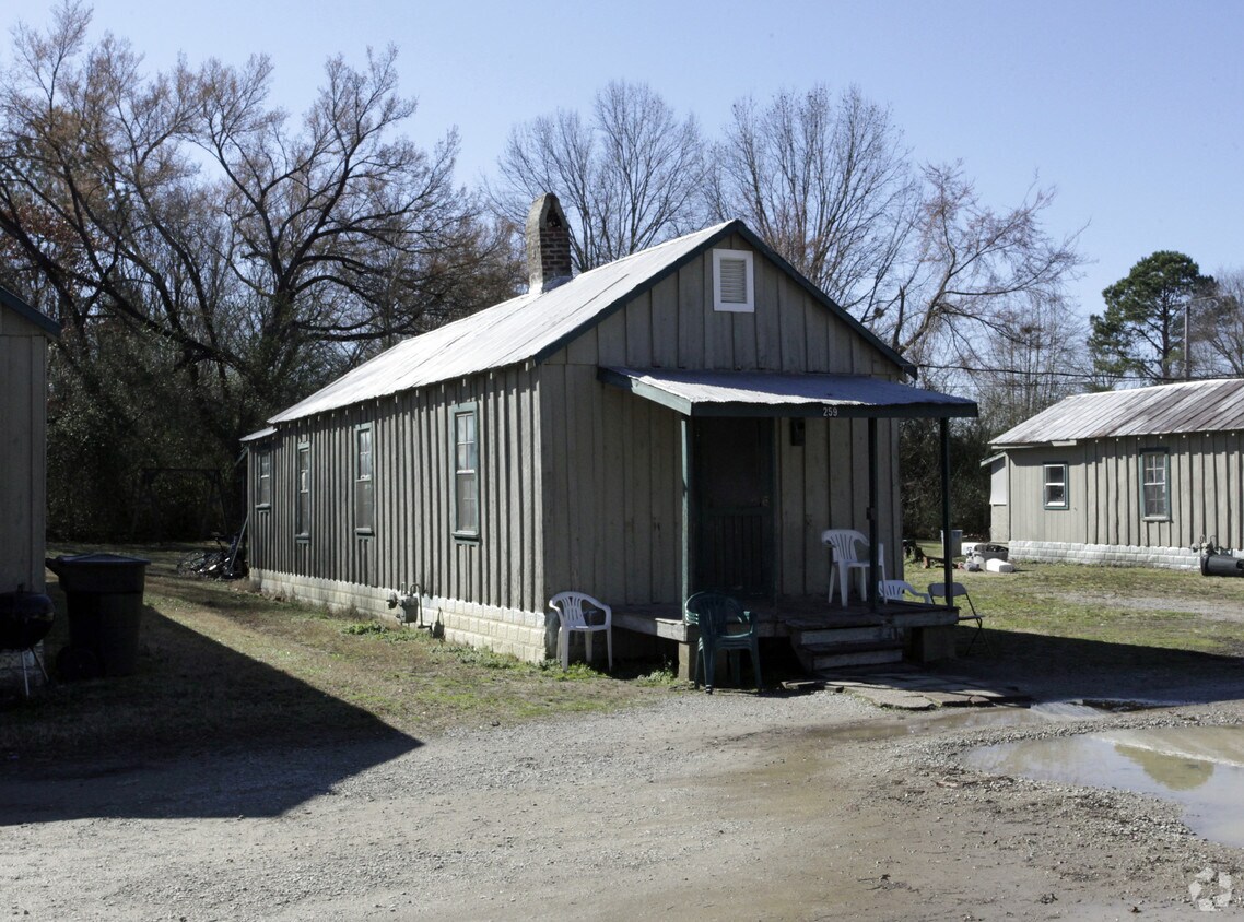 Primary Photo - 237-265 W South Ave