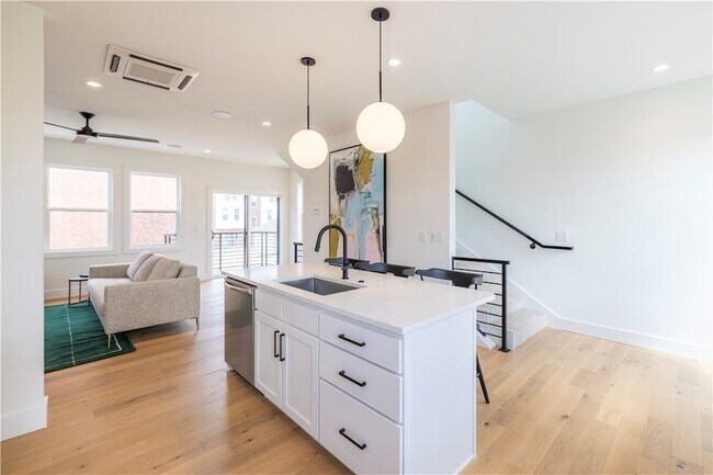 Foto del edificio - 2706 S Walton Blvd