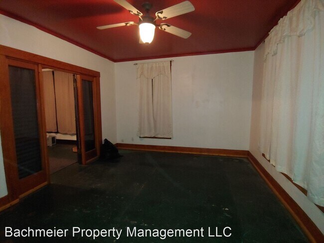 Building Photo - 615 S Main St