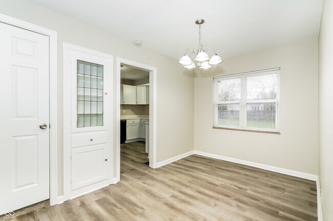 Foto del edificio - 3315 Chamberlin Dr