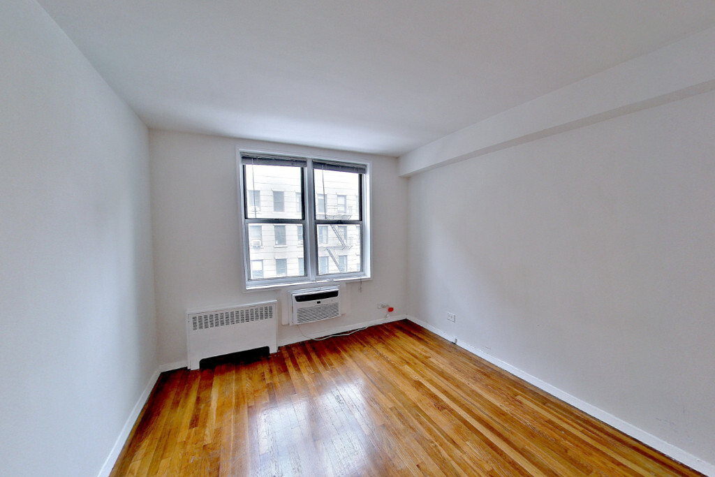 Foto principal - 340 E 58th St