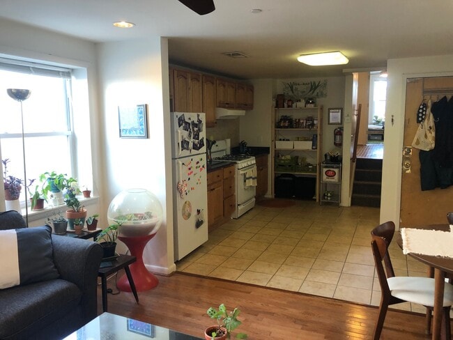 Kitchen - 1513 Fairmount ave