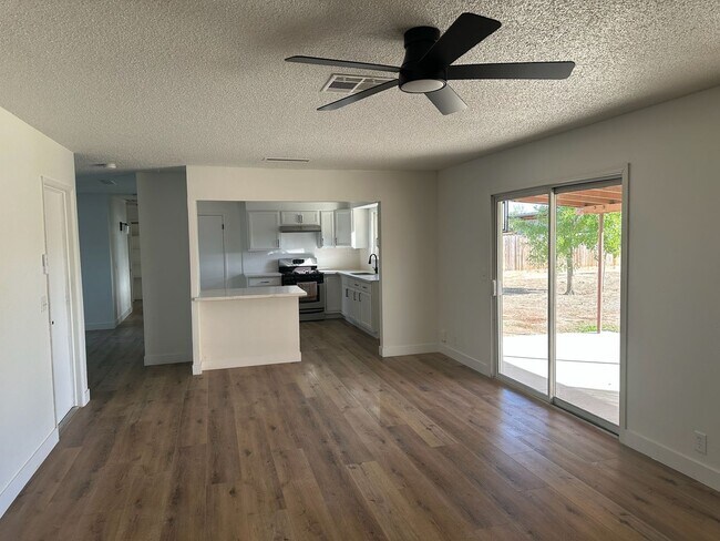 Foto del edificio - 10153 Martin Rd