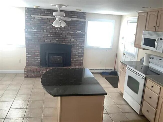 Foto del edificio - Still Available, Rush Now!