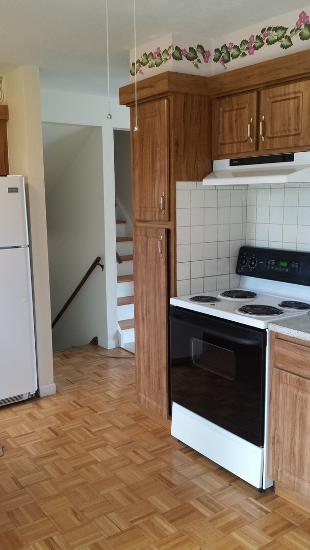 Building Photo - 19 E 17th Ave