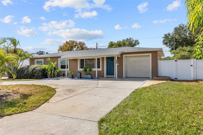 Foto del edificio - 2700 67th St N