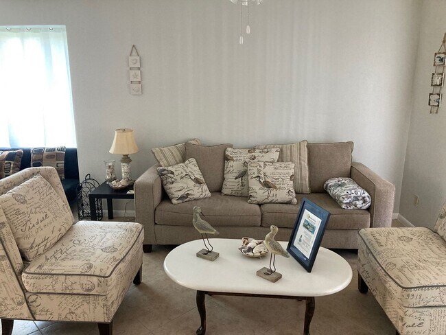 Building Photo - Furnished 2 Bedroom-2 Bath Condo in Estuar...