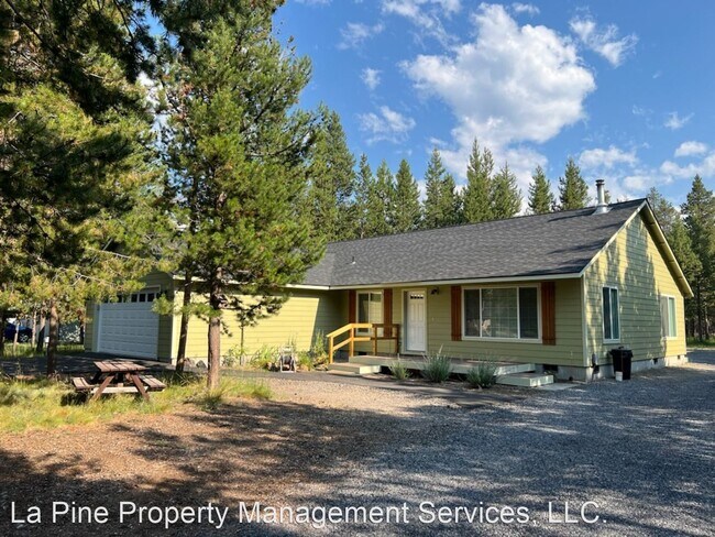 Building Photo - 3 br, 2 bath House - 17447 Auklet Dr.