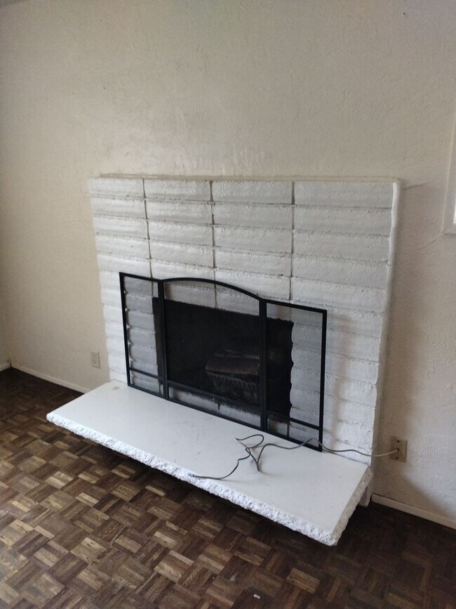 Photo - Adorable 2 Bedroom Home!