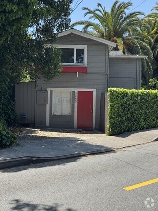 Building Photo - 226 Sycamore Ave