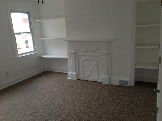 Building Photo - Elegant Modern Renovation. Stainless.Quartz.A/C.Laundry.Private Patio.