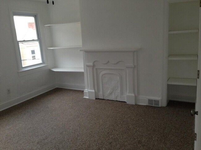 Foto del edificio - Elegant Modern Renovation. Stainless.Quartz.A/C.Laundry.Private Patio.