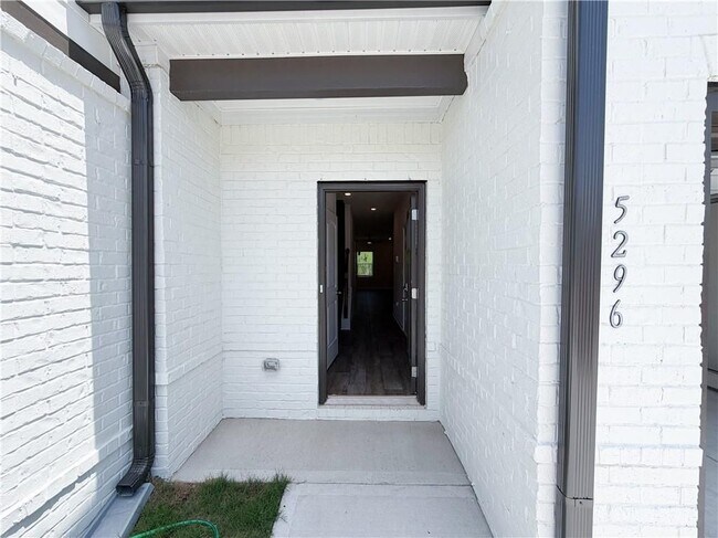 Foto del edificio - 5296 Magnolia Pl