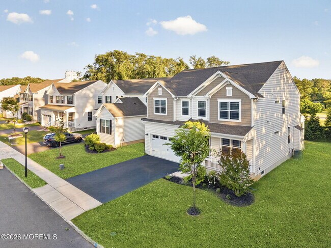 Building Photo - 319 Tulip Ct
