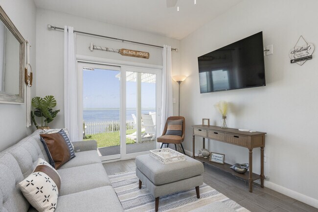 Foto del edificio - 106 Las Joyas Blvd