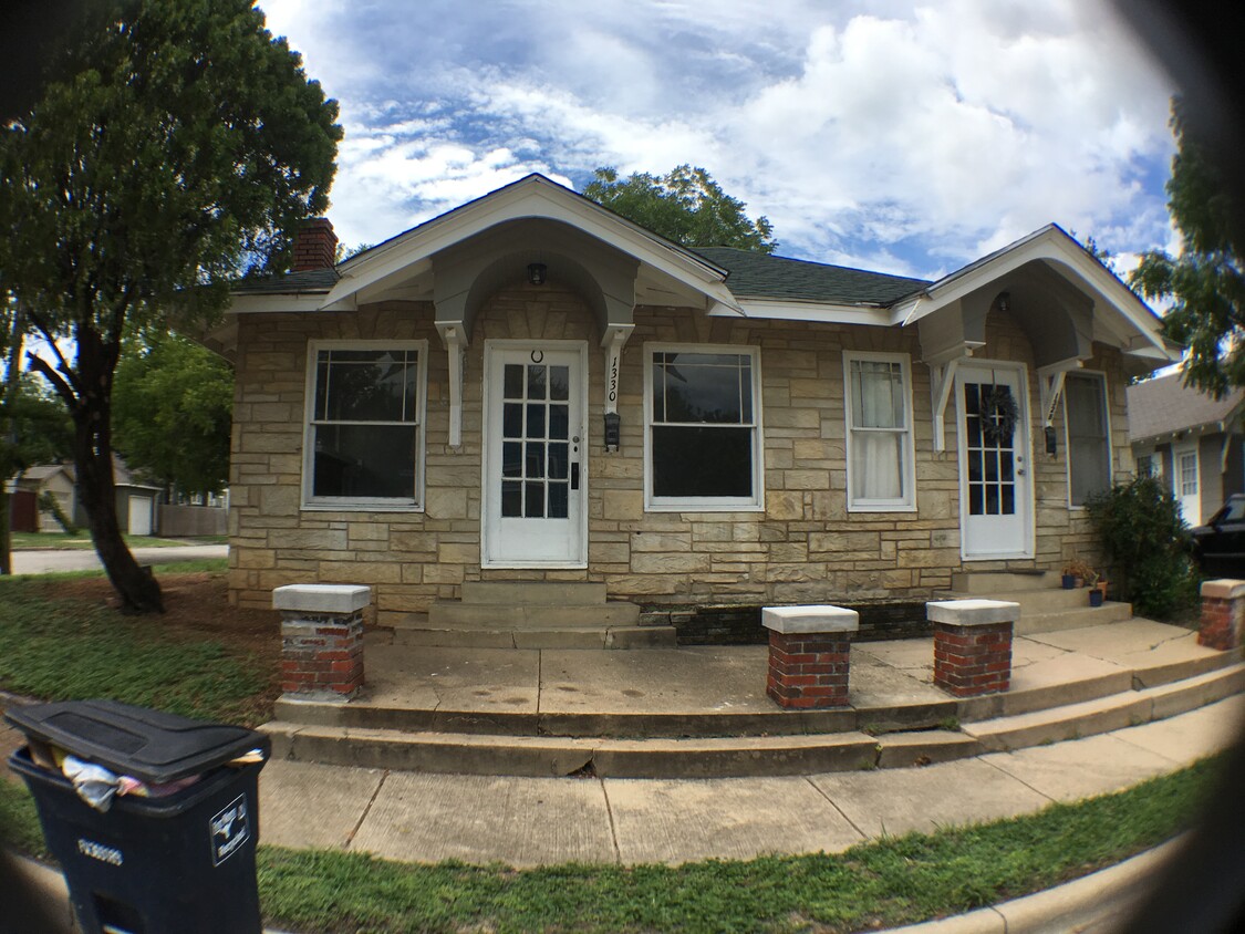 Front Entrance on Fairmount - 1330 Fairmount Ave