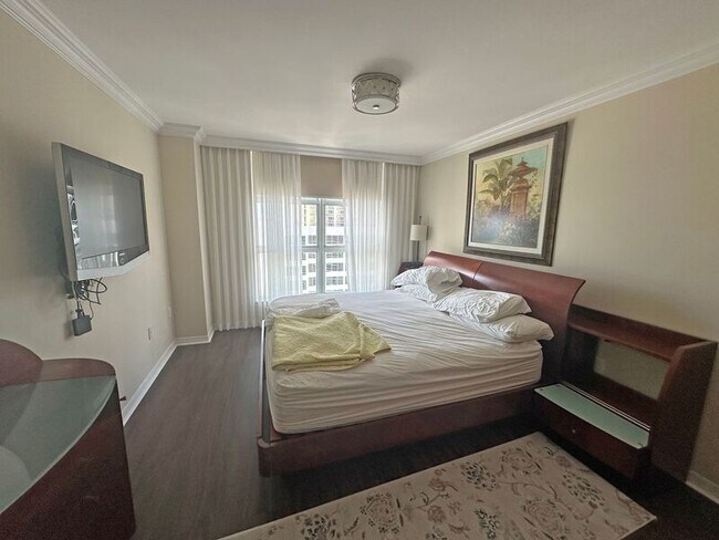 Foto del edificio - 16711 Collins Ave