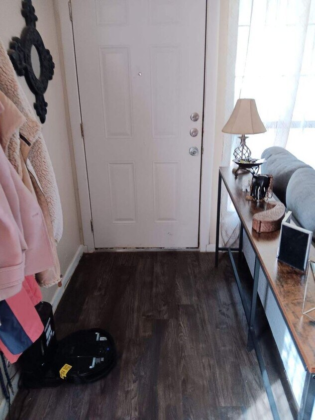 Primary Photo - 2 Bed 1 Bath Duplex with Fenced Yard