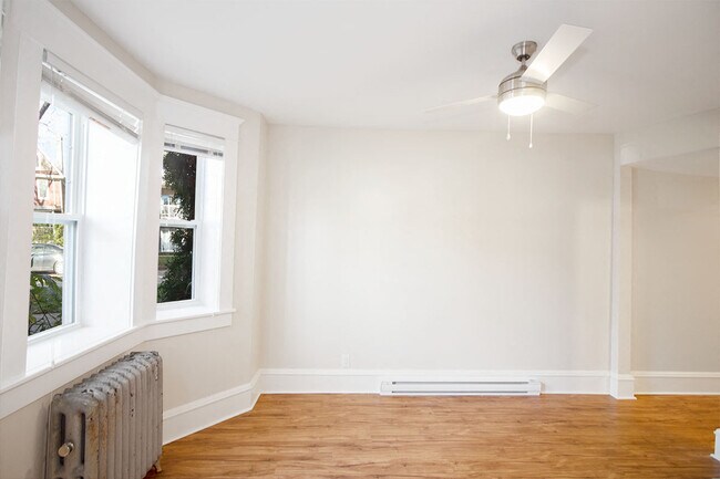 1BDR - Salon - 508 McMillan Apartment