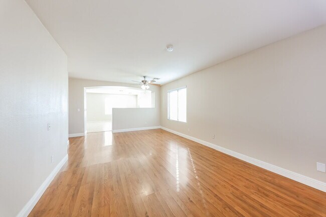 Foto del edificio - 16255 N 158th Dr