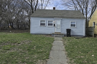Building Photo - 717 Huey St
