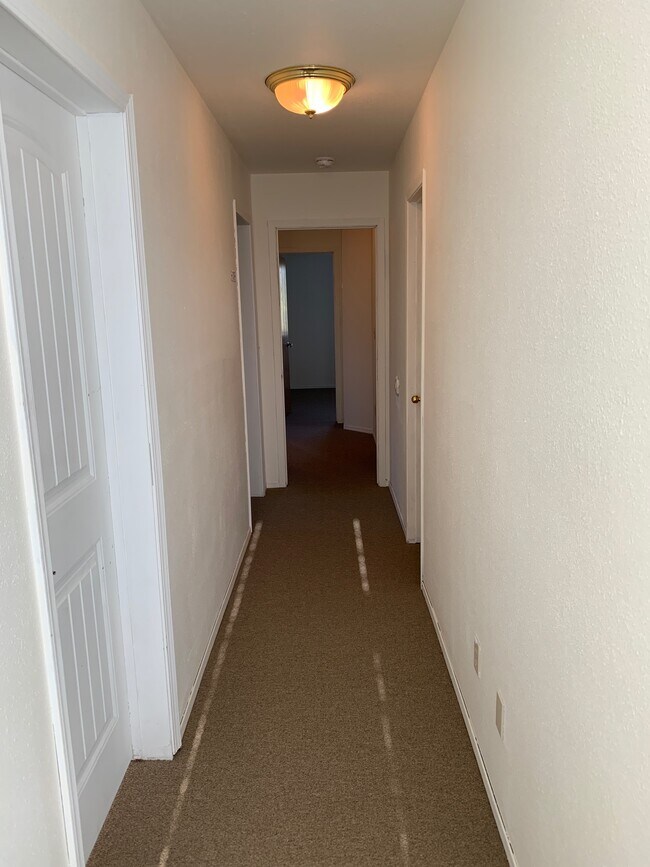 upstairs hall - 1733 W Kagy Blvd