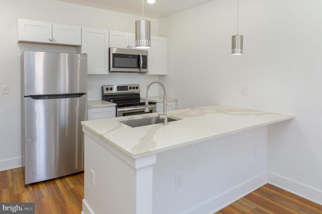 Building Photo - 2940 W Dauphin St