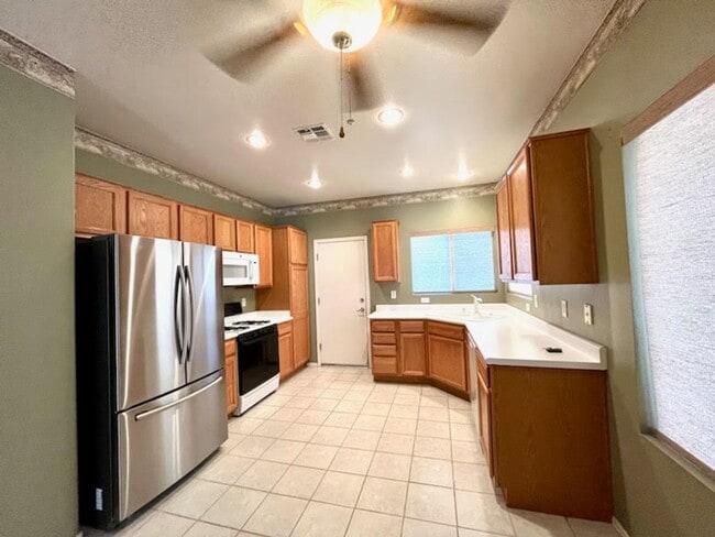 Building Photo - 55+ home in Sun City MacDonald Ranch - 2 b...